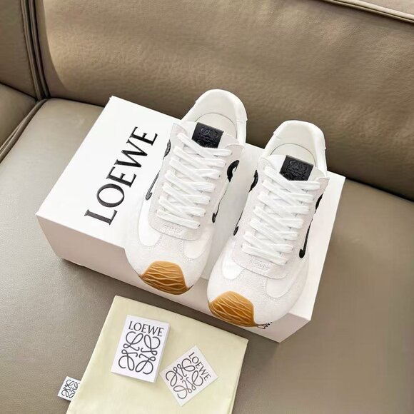 Loewe Flow Runner Sneakers – Chic White with Black Logo, Great Condition! - Picture 3 of 9
